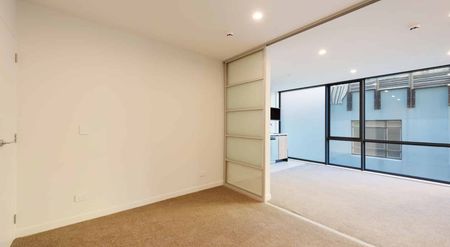 Willis Street, Two Bedrooms - Photo 2