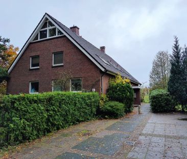 Lichtdurchflutete 2-Zimmer-Souterrain-Wohnung mit Terrasse und Garten - Photo 1