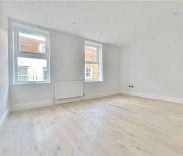 2 bedroom maisonette to rent - Photo 2