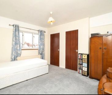 3 Bed Semi-Detached House, Marshfield Road, BS16 - Photo 4