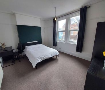 Hyde Road Room 4 - Photo 3