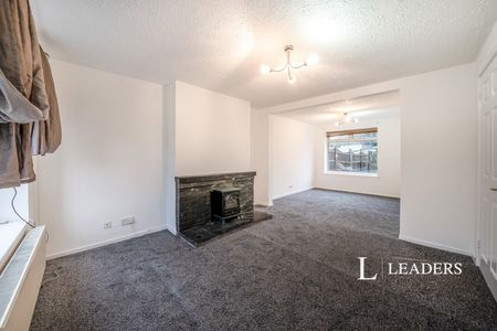 3 bedroom house to rent Newlands Drive, Lowton, Warrington, WA3 - Photo 2