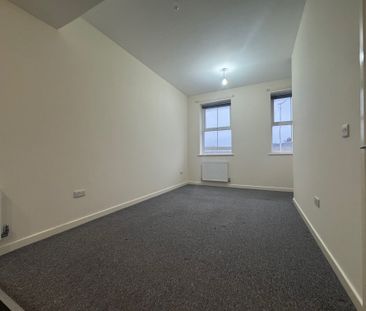 Terminus Road, Eastbourne - Photo 1