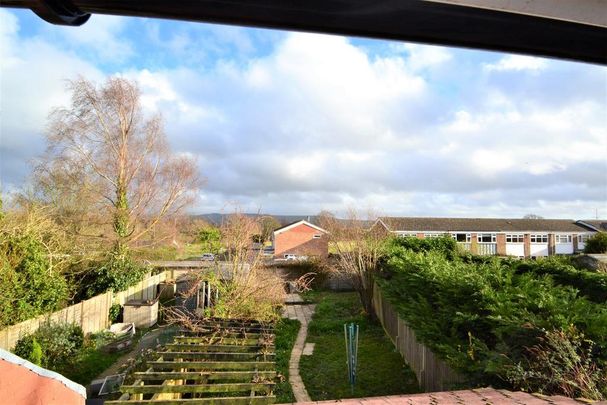 3 bedroom terraced house to rent - Photo 1