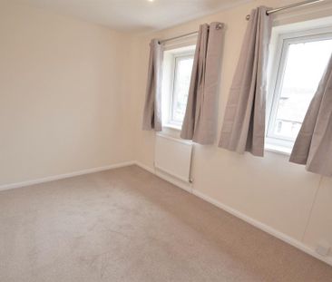 2 bedroom semi-detached house to rent - Photo 5