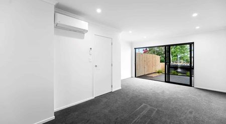 Brand New Home in a Quiet Chartwell Street - Photo 3
