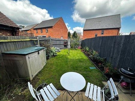 3 bedroom terraced house to rent - Photo 4