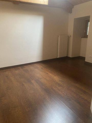 Location maison en pierres 4 pièces 119 m² à Villefranche-de-Rouergue (12200) - Photo 3