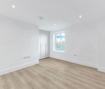 Chastilian Road, Dartford, Kent, DA1 3DD - Photo 4