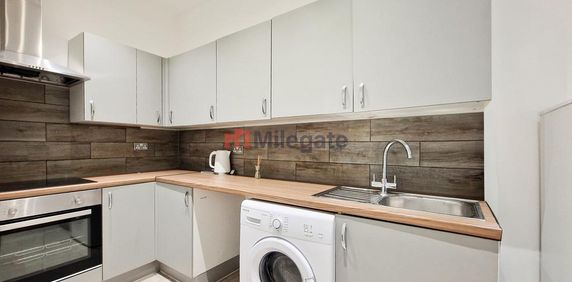 1 bedroom in a flat share to rent - Photo 2