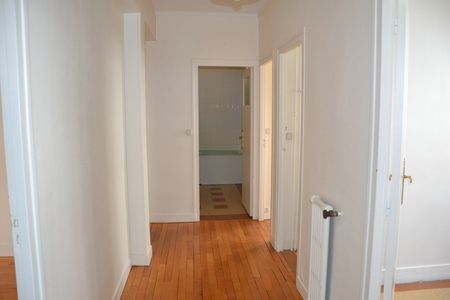 Location Appartement 4 pièces 77m² ORLEANS 45000 - Photo 3