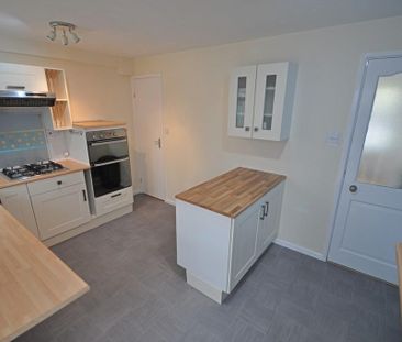 2 bedroom semi-detached house to rent - Photo 4