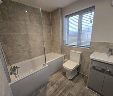 3 bedroom terraced house to rent - Photo 4