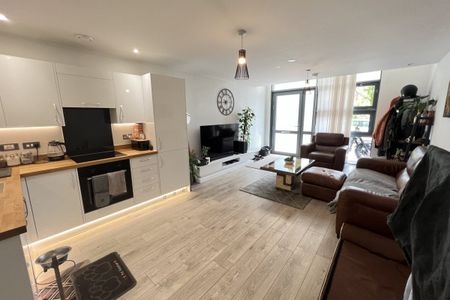 Edinburgh Gate - Photo 2