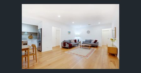 Modern low maintenance home - Photo 5