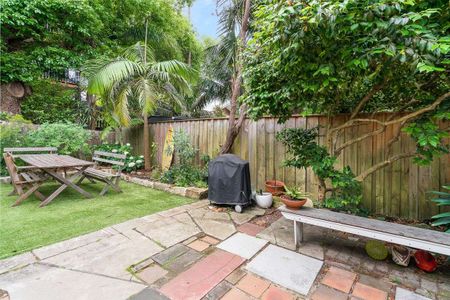 Three Bedroom Bondi Semi With A Deep Leafy Garden & Parking! - Photo 5