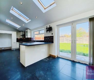 3 bedroom semi-detached house to rent - Photo 6