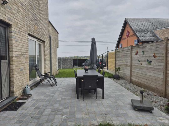 Duplex appartement met tuin, garage en parkeerplaats - Photo 1