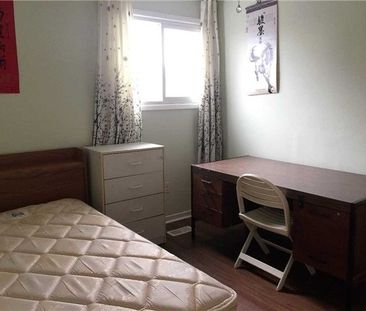 For Lease - 940 Hampstead Court Unit# main level, Mississauga, Ontario - Photo 2