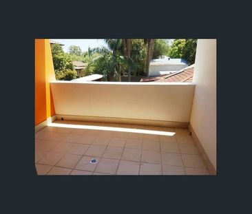 TWO STOREY APARTMENT LIVING WITH PREMIUM LOCATION! - Photo 5