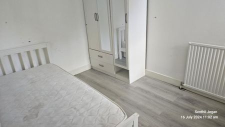 3 bedroom semi-detached house to rent - Photo 5