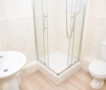 Price £1,550 pcm - Available Now - Unfurnished - Photo 2