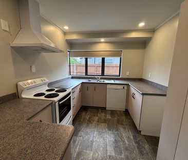 Spacious Family Home in Prime Ohope Location - Ohope - Photo 1