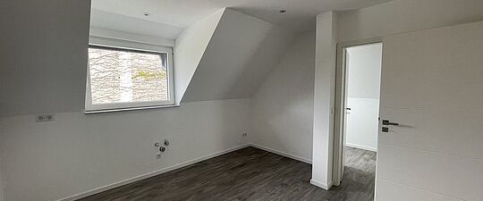 Sanierte 3 Raum Wohnung mit Vollbad und Balkon - Foto 1