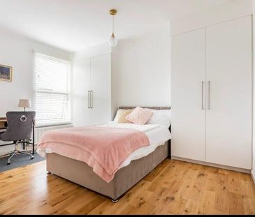 1 bedroom in a house share to rent - Photo 4