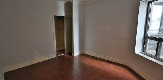 Queen West Large 2BR with Balcony, Utilities All Included! - Photo 2