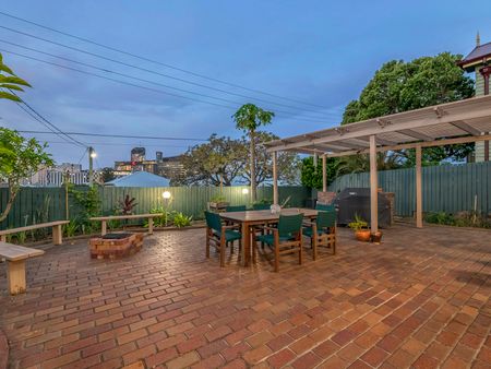 23 Prospect Terrace, Highgate Hill QLD 4101 - House For Rent - $1,250 | Domain - Photo 5