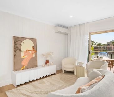 SPARKLING COASTAL TOWNHOUSE WITH CHÍC RENOVATED INTERIOR CONTACT JU... - Photo 3