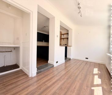 2 bedroom semi-detached house to rent - Photo 5