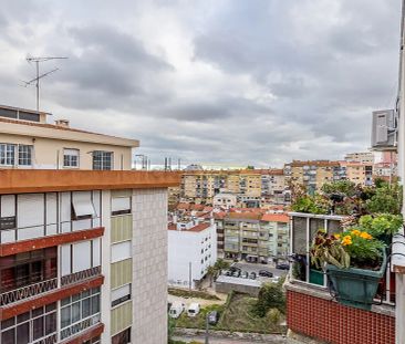 Apartment T2 in Sacavém e Prior Velho, Loures - Photo 3