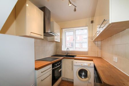 3 bedroom terraced house to rent - Photo 4