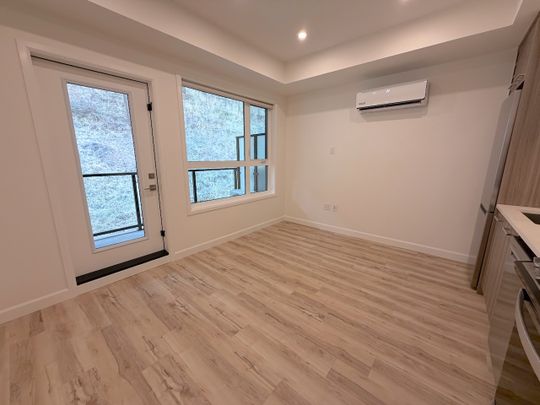 New 1 bed, 1 bath Top Floor – Clifton - Photo 1