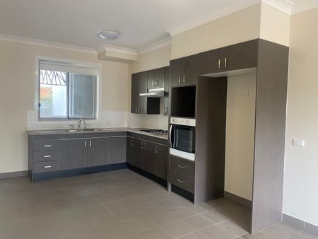 4/40 Civic Way, ROUSE HILL NSW 2155 - Photo 3