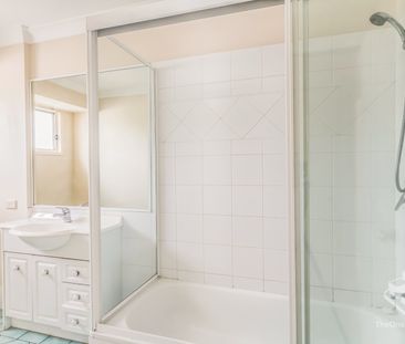 Modern 3-Bedroom 2 Balcony Townhouse in a Convenient Calamvale Loca... - Photo 5