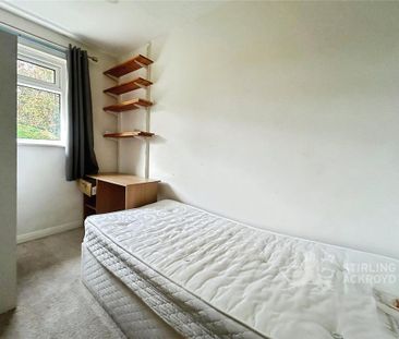 4 bedroom semi-detached house to rent - Photo 3