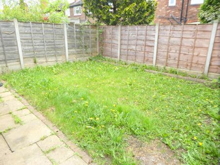 4 bedroom semi-detached house to rent - Photo 3