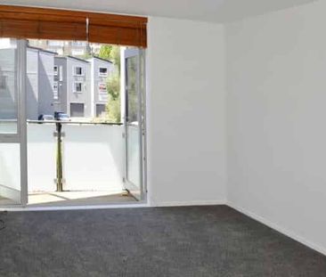 TERRACED HOUSE ON 3 LEVELS - Photo 4