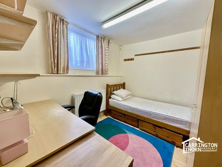 5 bedroom end of terrace house to rent - Photo 4