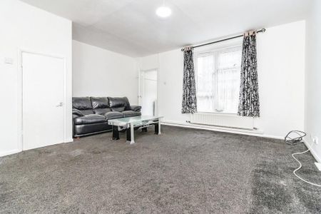 3 bedroom end of terrace house to rent - Photo 2