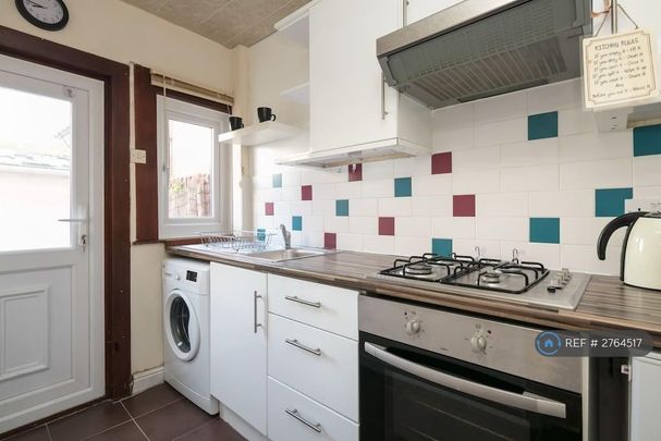 2 bedroom terraced house to rent - Photo 1