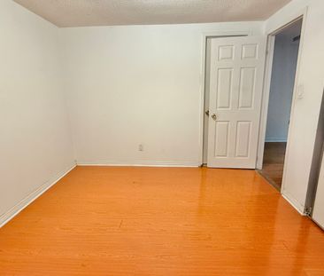 For Lease - 235 Roxanne Crescent, Toronto, Ontario - Photo 4