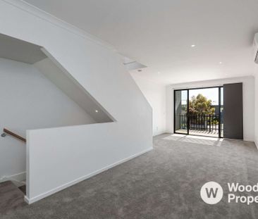 17 Ulmara Parkway, Maidstone - Photo 1