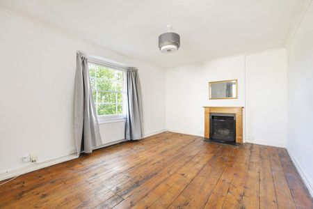 2 Bed Flat - Photo 2