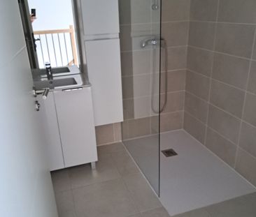 Location Maison 3 pièces 68m² MARGUERITTES 30320 - Photo 2
