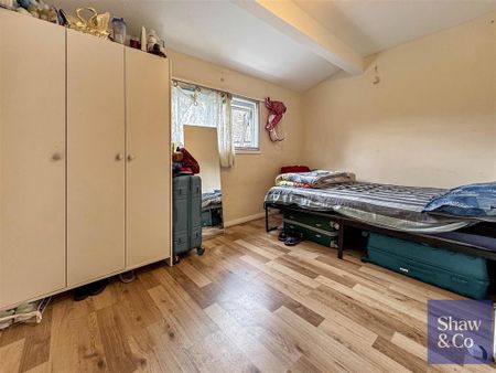 3 bedroom flat to rent - Photo 4