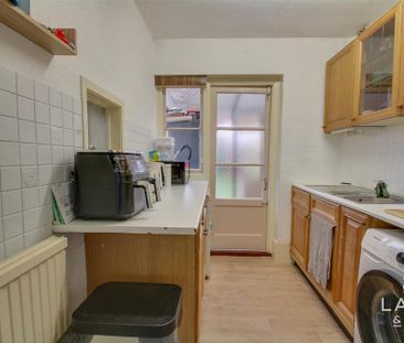 3 bedroom semi-detached house to rent - Photo 4